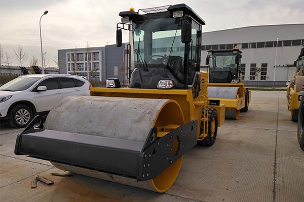 振動<a href='http://m.alleventpro.com' target='_blank'>壓路機</a>